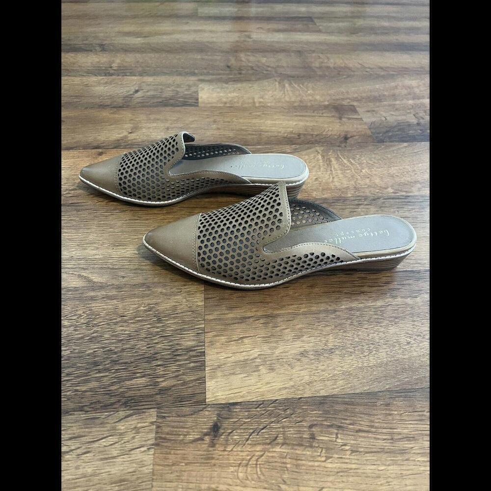 NIB Bettye Muller Concept Cara Perforated Leather Mules Brown Tan Women Size‎ 10